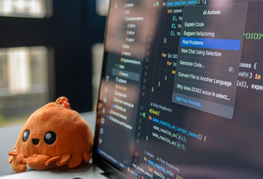 AI v code review: od individuální kontroly k systémové kvalitě